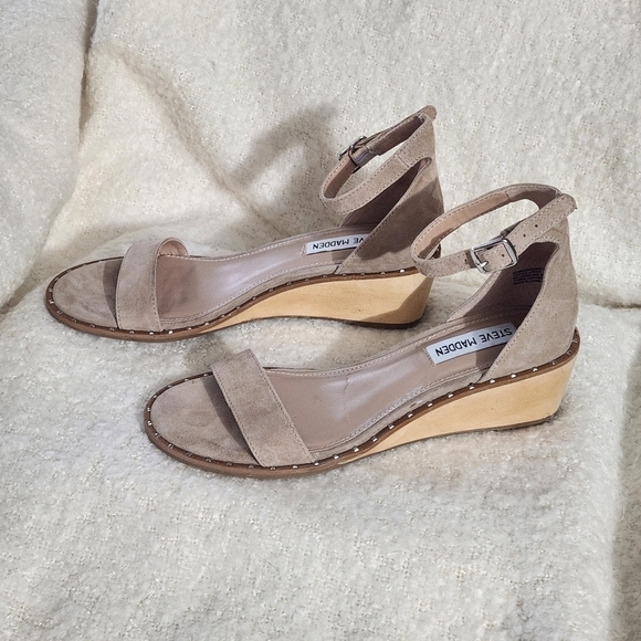 Steve Madden Womens Kenmar Tan Suede Ankle Strap Heels Size 7.5 Medium - Picture 3 of 10